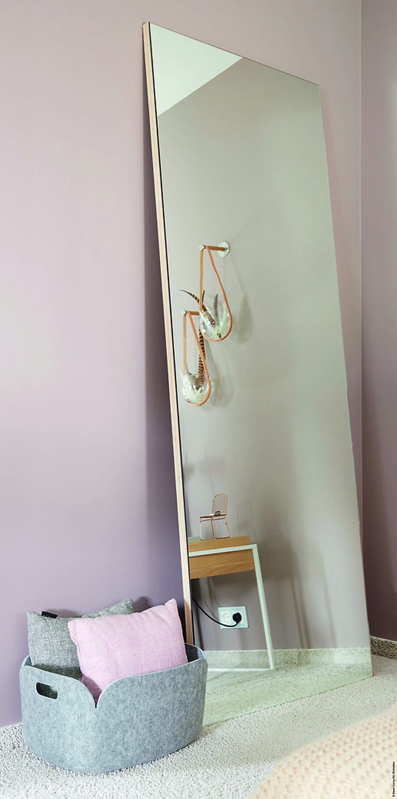 Alpina Feine Farben: Dichter der Erde Braune Wand im Schlafzimmer