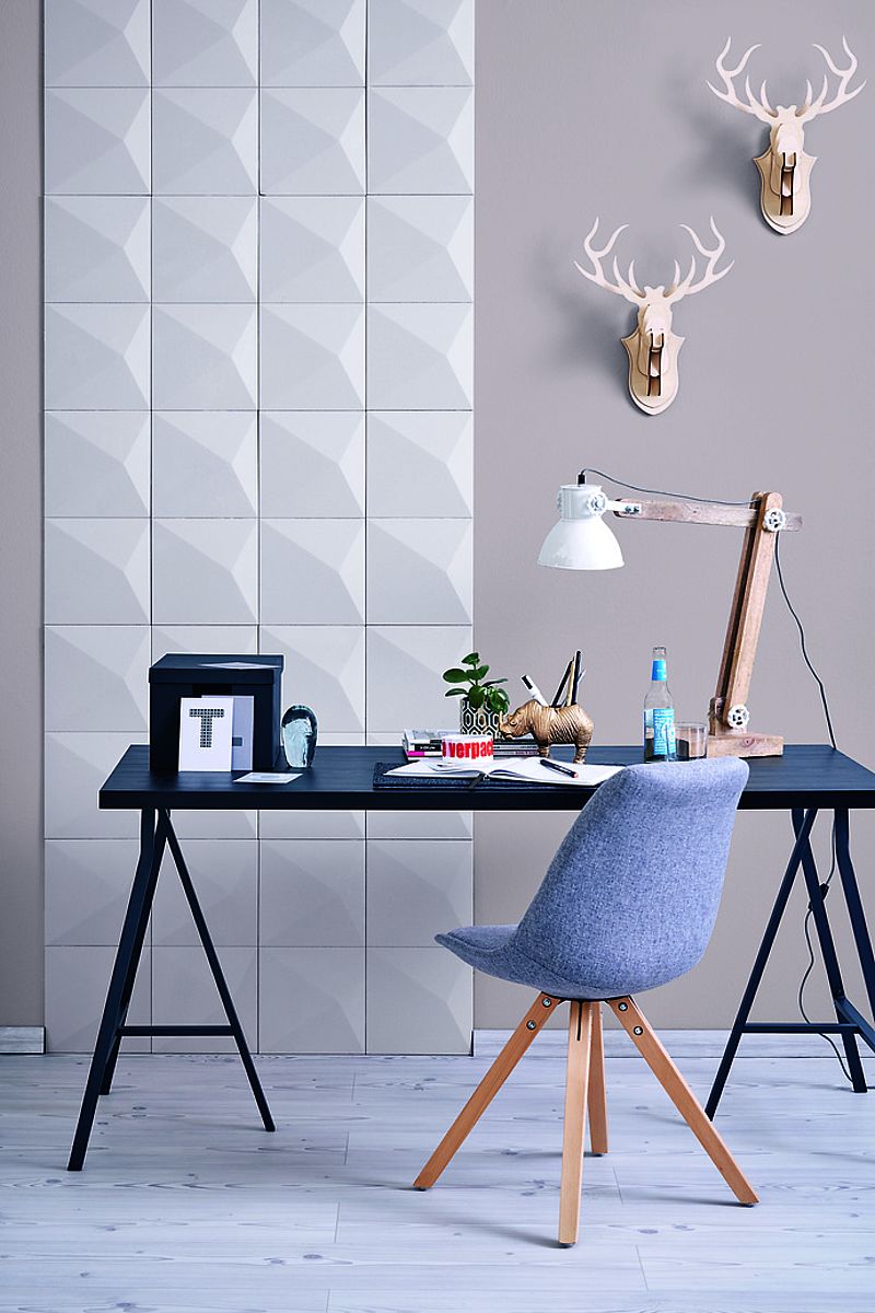 Alpina Feine Farben: Leiser Moment Lila gestrichene Wand im Arbeitszimmer
