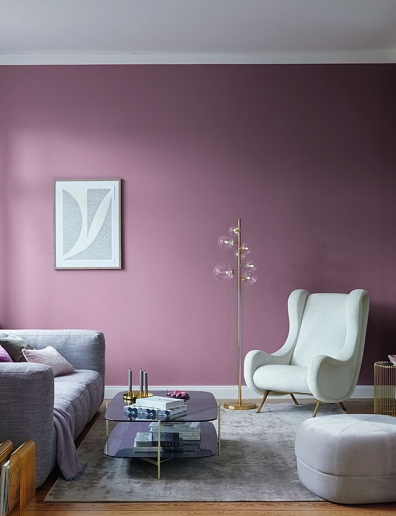 Alpina Feine Farben: No.19 Melodie der Anmut Rosé gestrichene Wand im Wohnzimmer