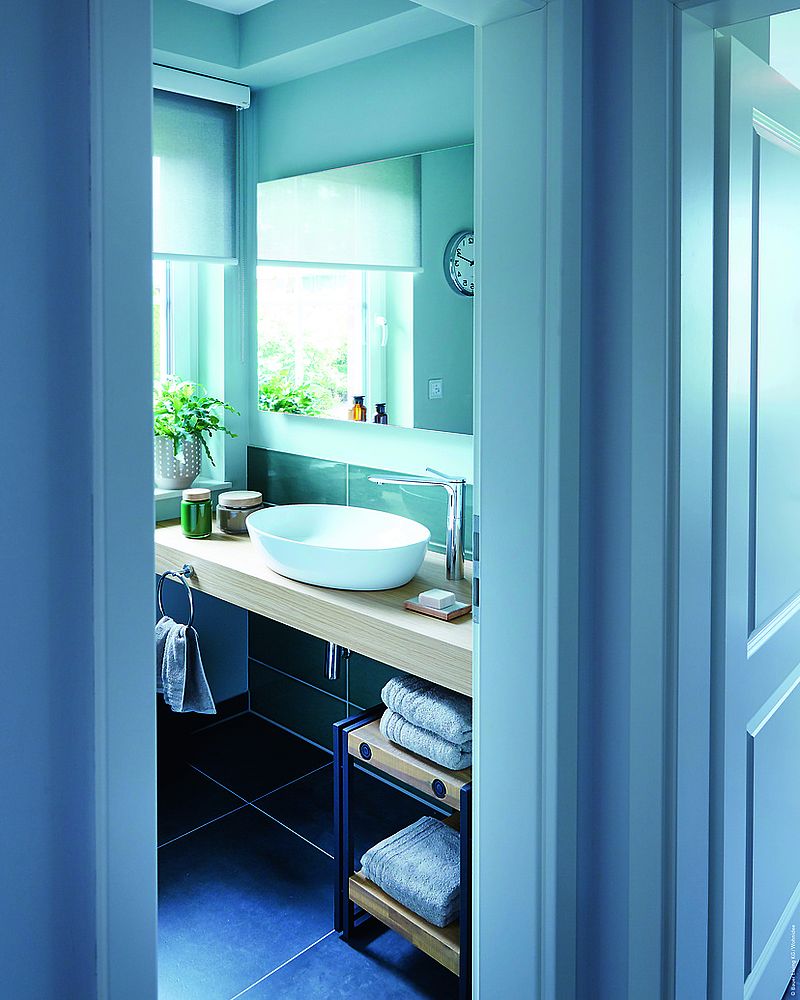 Farbrezepte: Stilles Wasser Blaue Wandfarbe im Badezimmer