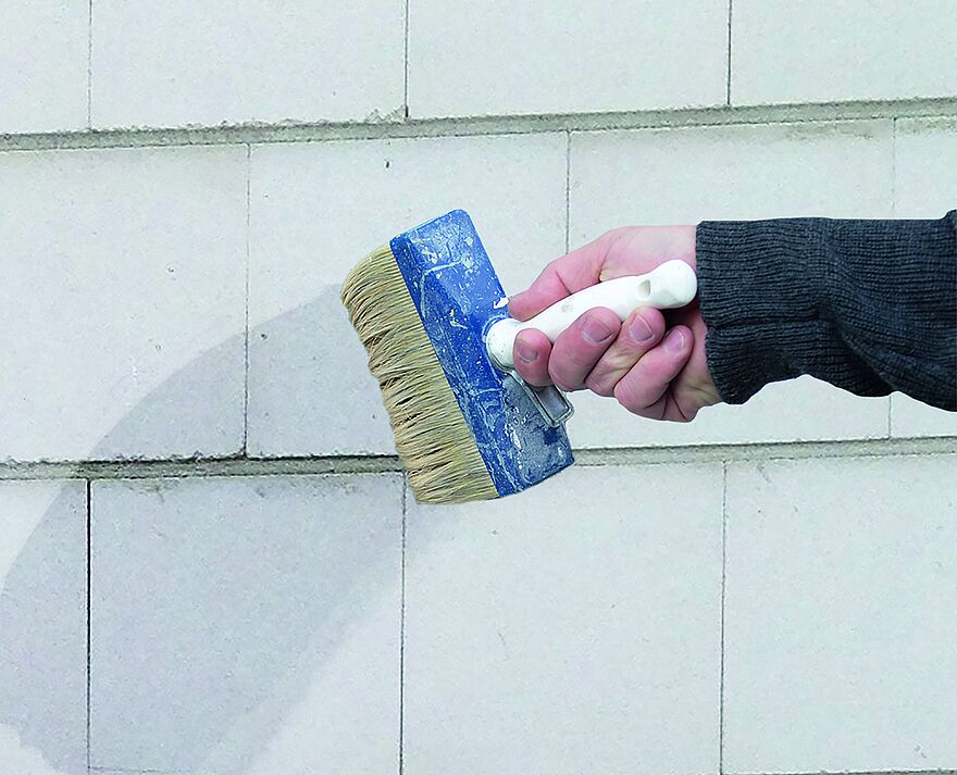 Beton bzw. Mauer streichen Anleitung und Tipps Alpina Außen streichen