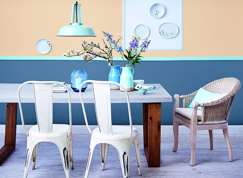 Farbrezepte: Weicher Sand, Nordmeer Esszimmer mit blauer und sandig brauner Wandfarbe