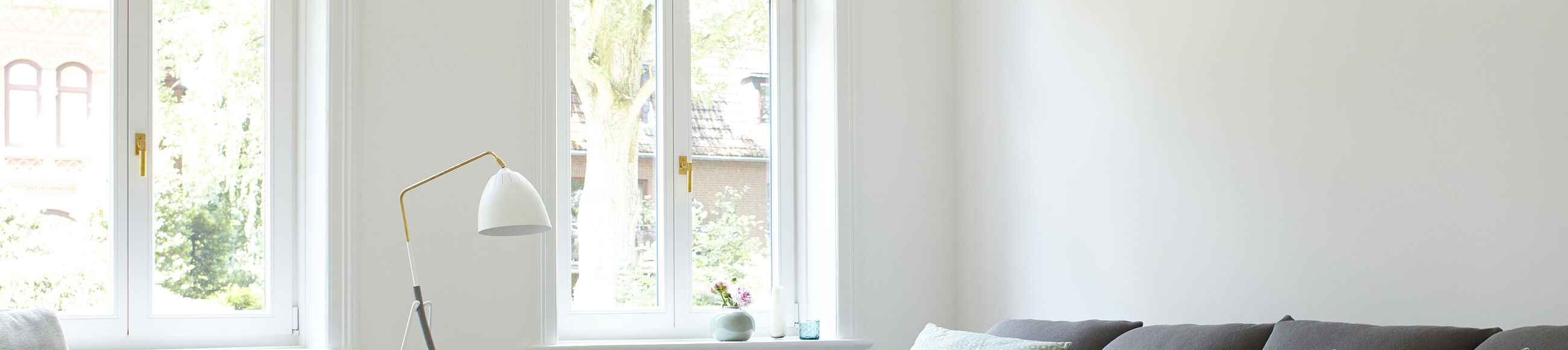 Die Alpina Farbexperten klären auf: Für eine gemütliche Wohlfühlatmosphäre Zuhause spielen auch unsichtbare Komponenten, wie die Raumluft eine wichtige Rolle. Besonders Allergiker und sensible Menschen müssen darauf achten gesund zu wohnen und die richtige Wandfarbe zu wählen.