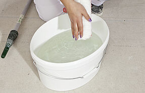 AF012140_Anwendungsbild_Rolle_sauber_machen.jpg